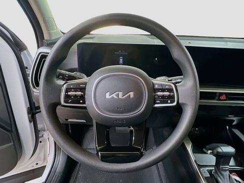 Certified 2024 Kia Sorento LX image 11