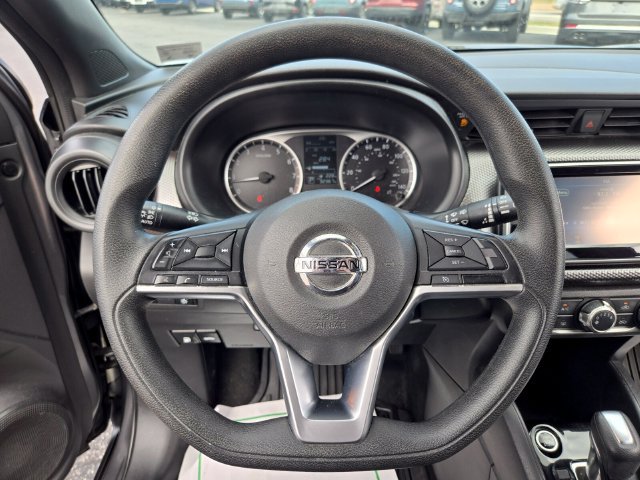 Used 2020 Nissan Kicks S FWD image 30