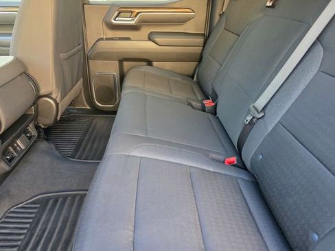Used 2025 Chevrolet Silverado 1500 LT RWD image 12