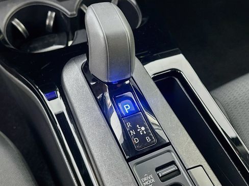 Used 2024 Toyota Prius LE FWD image 24