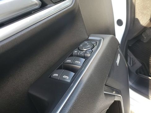 Used 2025 Chevrolet Silverado 2500 LTZ w/ LTZ Convenience Package AWD/4WD image 19