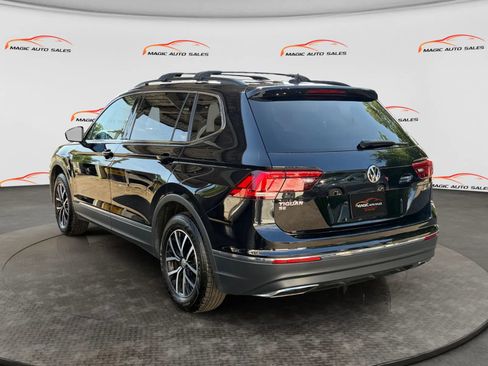 Used 2021 Volkswagen Tiguan SE w/ Panoramic Sunroof Package AWD/4WD image 8
