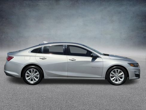 Used 2021 Chevrolet Malibu LT FWD image 2