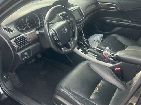 Used 2016 Honda Accord Touring image 3