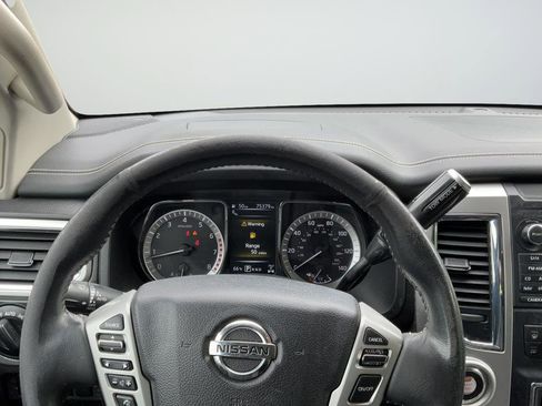 Used 2017 Nissan Titan PRO-4X AWD/4WD image 14