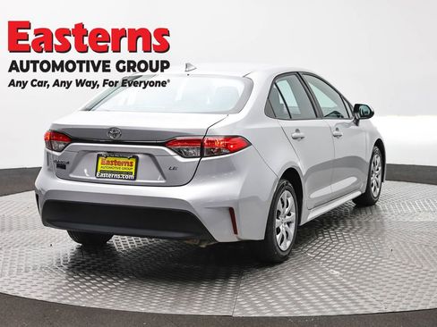 Used 2024 Toyota Corolla LE FWD image 5