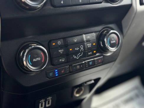 Used 2019 Ford F250 Lariat w/ Chrome Package AWD/4WD image 23