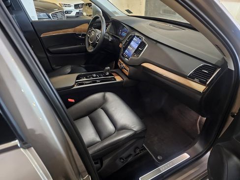 Certified 2023 Volvo XC90 B6 Plus image 11