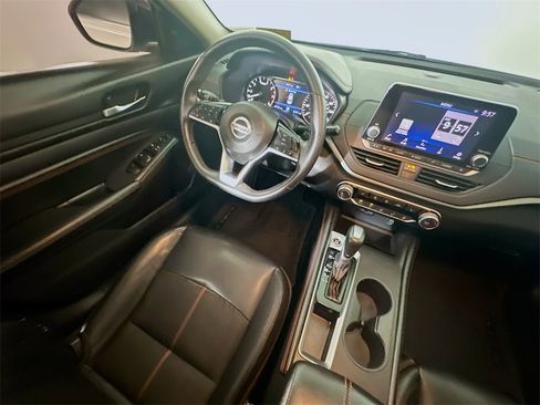 Used 2019 Nissan Altima 2.5 SR w/ SR Premium Package image 9