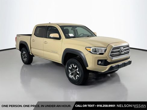 Used 2016 Toyota Tacoma TRD Off-Road w/ Towing Package RWD image 3