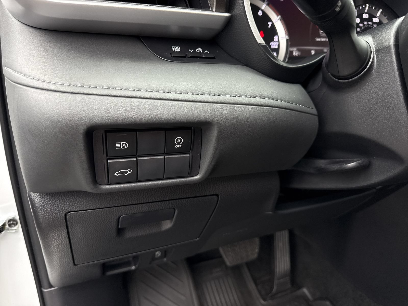 Used 2023 Toyota Highlander XLE FWD image 20