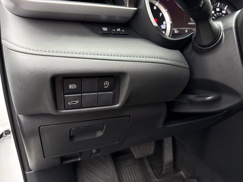 Used 2023 Toyota Highlander XLE FWD image 20