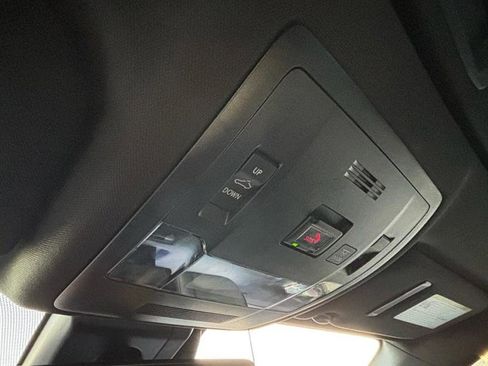 Used 2025 Lexus IS 300 w/ Premium Package image 31