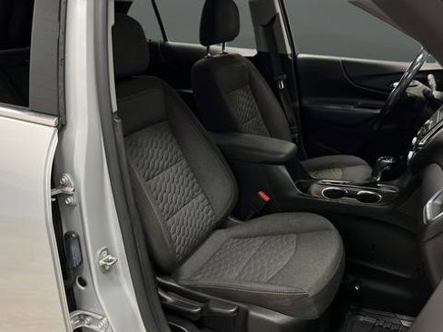 Used 2018 Chevrolet Equinox LT image 24