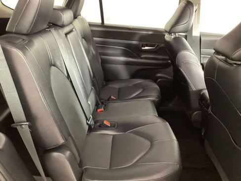 Used 2024 Toyota Grand Highlander AWD image 22
