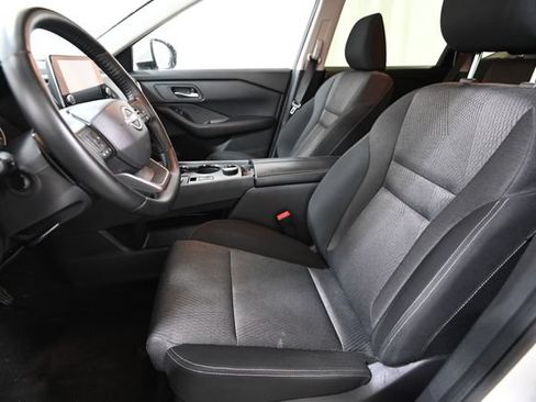 Used 2025 Nissan Rogue SV AWD/4WD image 7