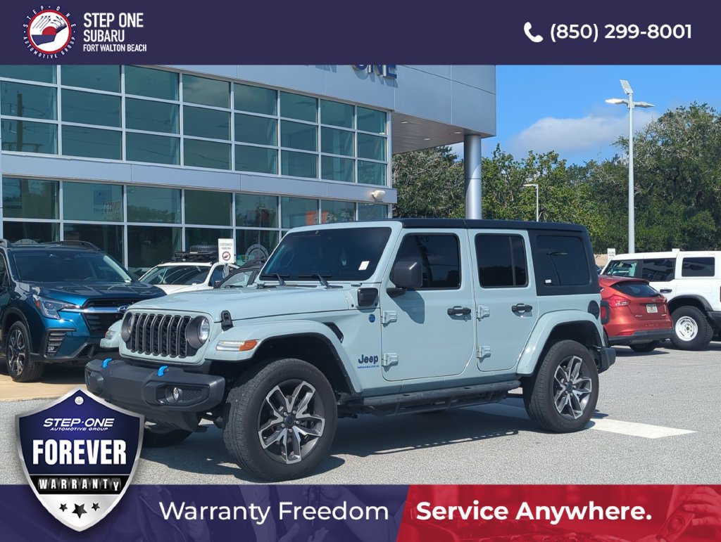 Used 2024 Jeep Wrangler Unlimited w/ Convenience Group AWD/4WD image 2