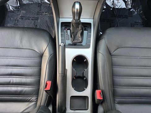 Used 2013 Volkswagen Passat 2.5 SE image 29