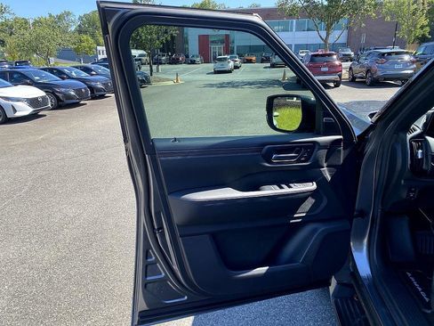 New 2026 Nissan Armada SL w/ Captain's Chari Seat Package image 17