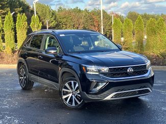 Used 2024 Volkswagen Taos SE video 2