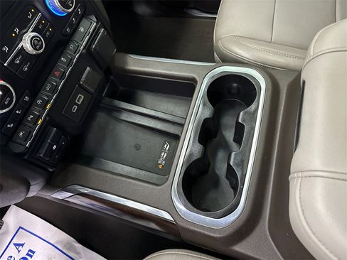 Used 2019 GMC Sierra 1500 SLT image 32