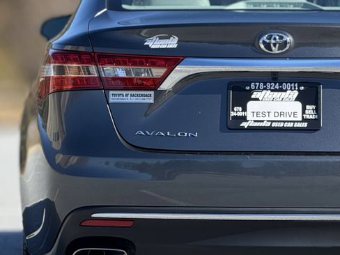 Used 2017 Toyota Avalon XLE image 15