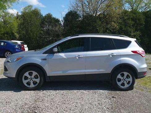 Used 2016 Ford Escape SE w/ SE Leather Comfort Package AWD/4WD image 11