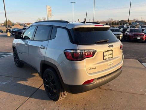 New 2026 Jeep Compass Latitude image 4