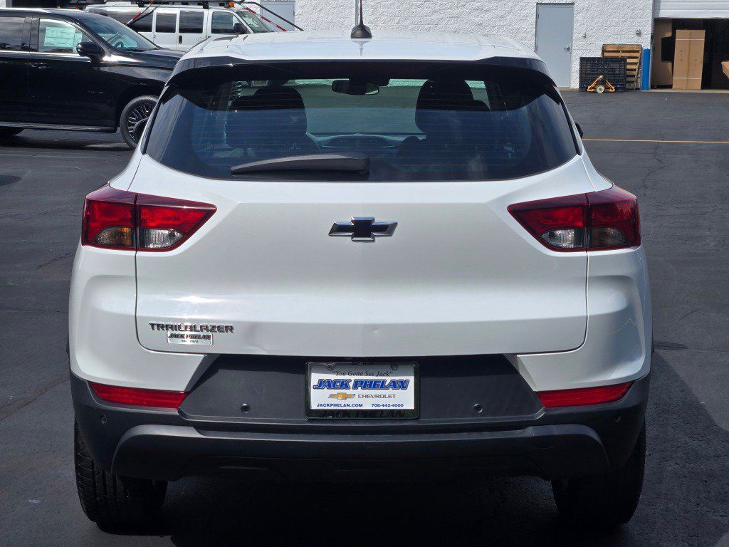 Used 2021 Chevrolet TrailBlazer LS FWD image 11