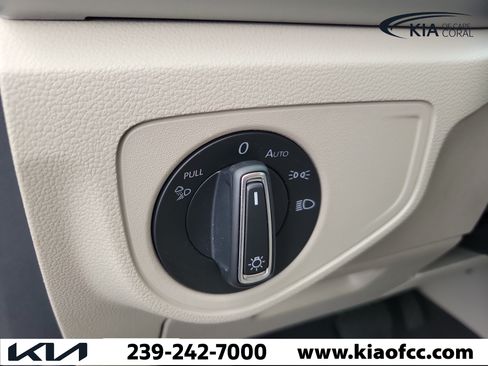 Used 2022 Volkswagen Atlas SE w/ Panoramic Sunroof Package FWD image 24