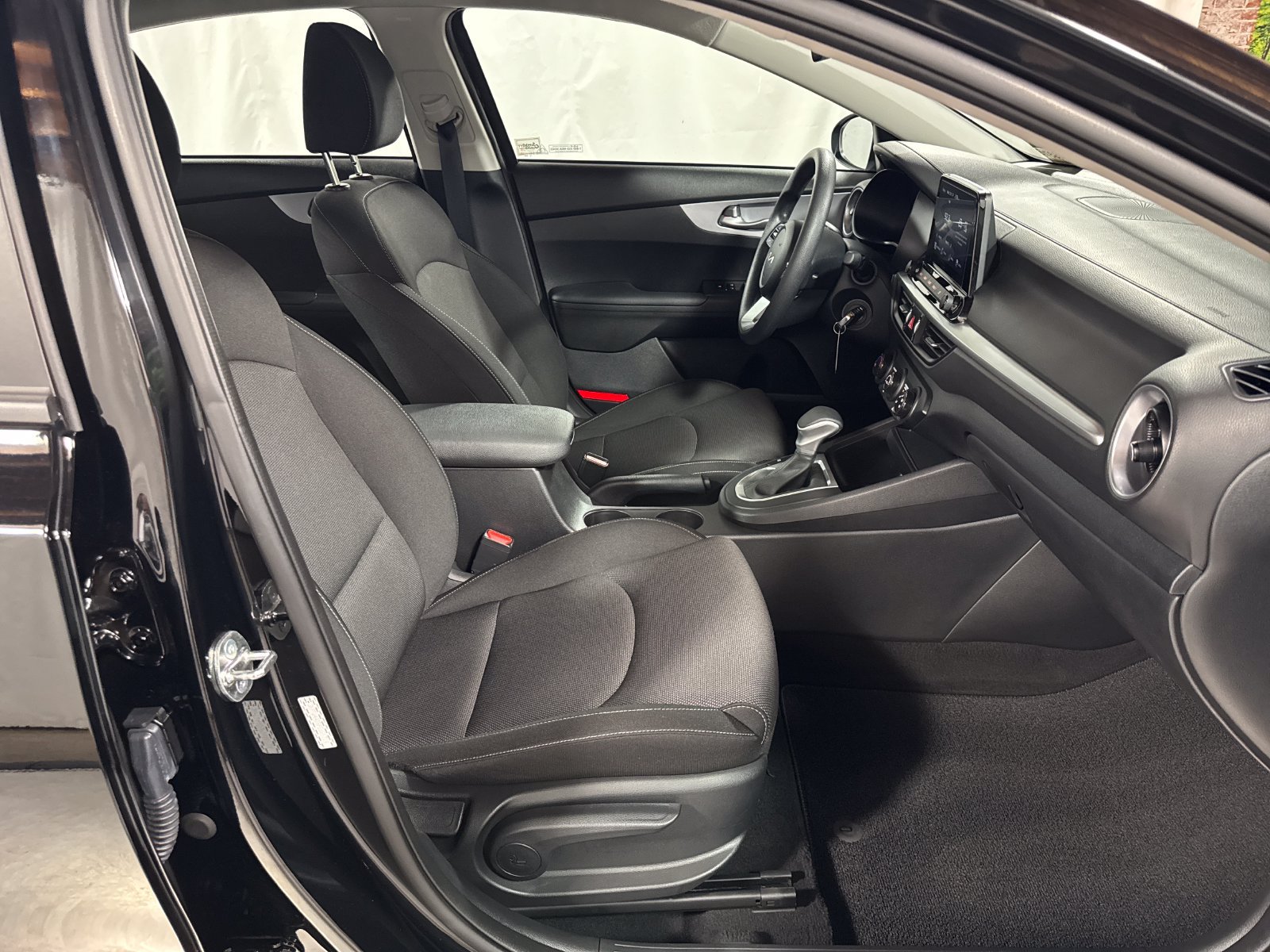 Certified 2023 Kia Forte LXS w/ LXS Technology Package FWD image 23