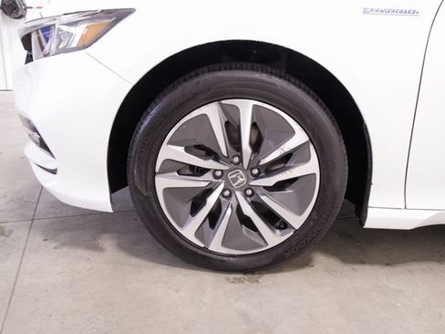 Used 2018 Honda Accord EX image 9