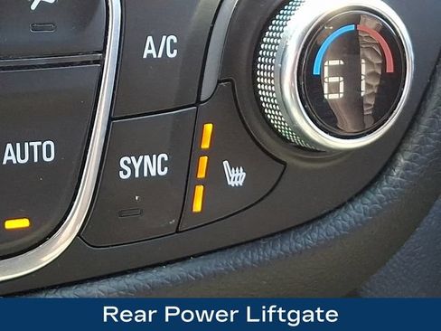 Used 2019 Chevrolet Equinox LT AWD/4WD image 16