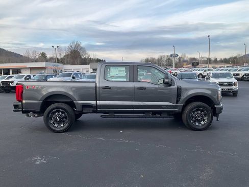 New 2026 Ford F250 XL w/ STX Appearance Package AWD/4WD image 4