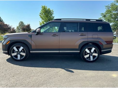 Used 2024 Hyundai Santa Fe Limited image 3