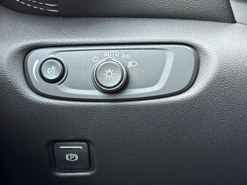 Certified 2025 Chevrolet Blazer LT w/ Sound & Technology Package image 32