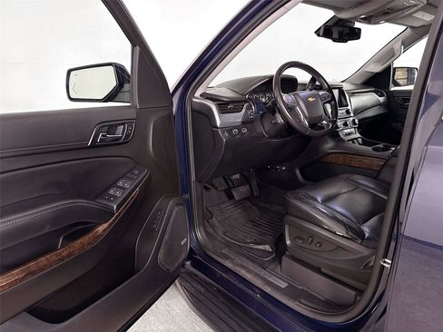 Used 2020 Chevrolet Suburban LT AWD/4WD image 3