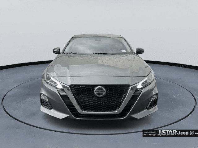 Used 2021 Nissan Altima 2.5 SR w/ SR Premium Package FWD image 2