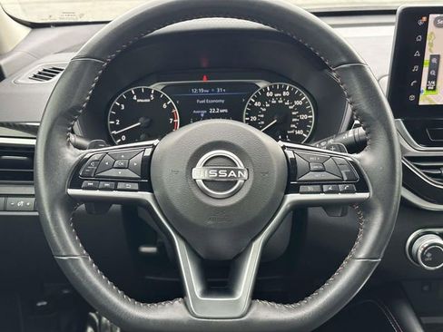 Used 2023 Nissan Altima 2.5 SR w/ SR Premium Package image 22