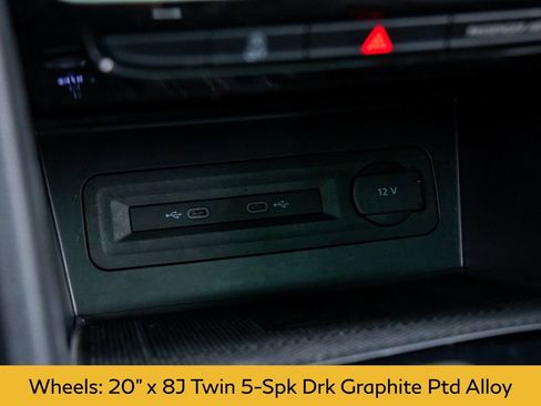 Used 2022 Volkswagen Atlas Cross Sport SEL R-Line image 31