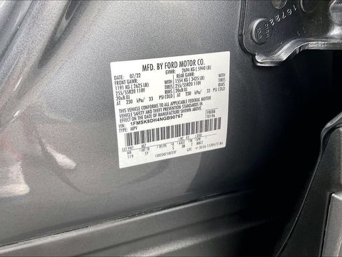 Certified 2022 Ford Explorer XLT w/ Equipment Group 202A AWD/4WD image 34