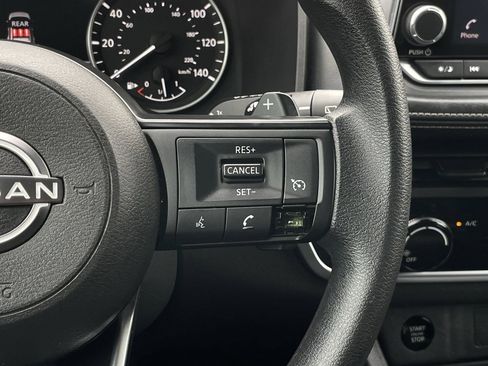 Used 2024 Nissan Rogue S image 14