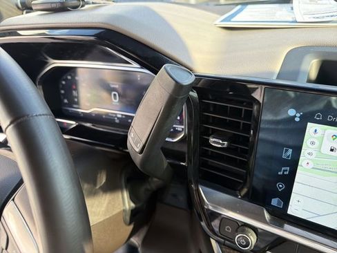 Certified 2024 Chevrolet Silverado 2500 LT w/ Convenience Package image 22