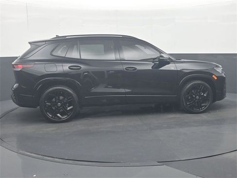 Used 2026 Volkswagen Tiguan SE R-Line image 8