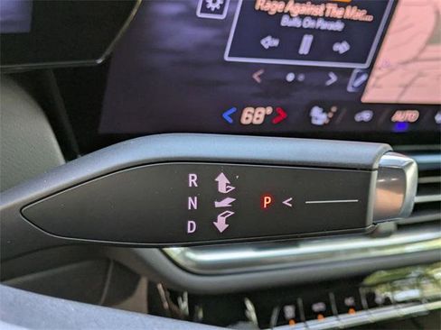 New 2026 Chevrolet Equinox EV LT image 19