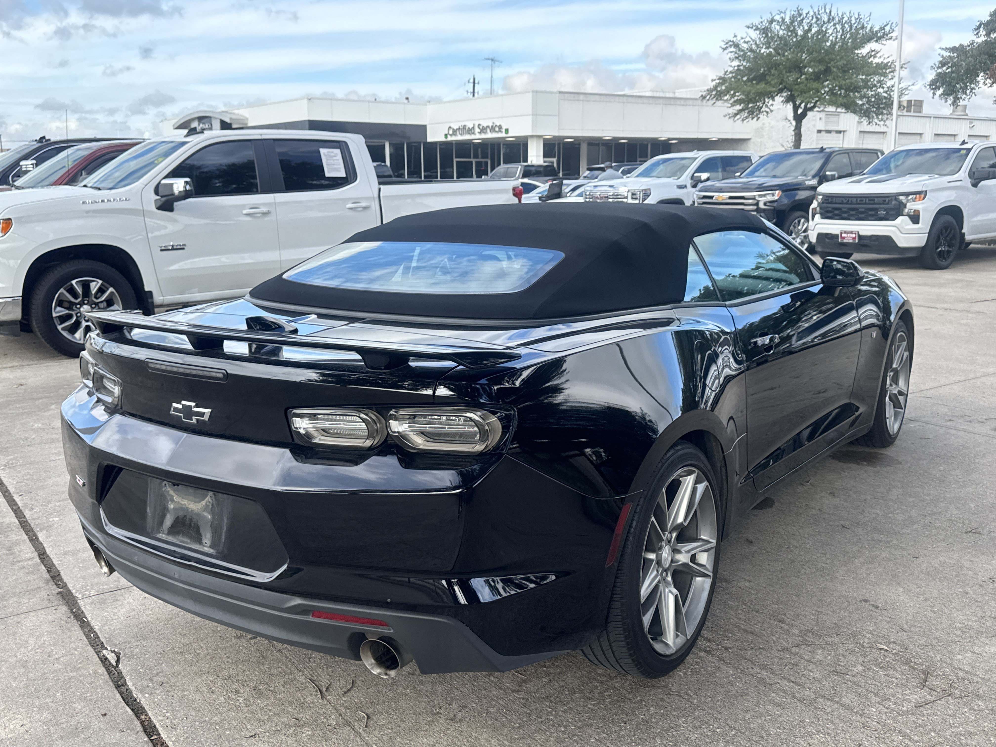 Used 2024 Chevrolet Camaro LT w/ RS Package RWD image 9