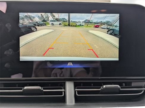 Used 2025 Chevrolet Trax LT image 11