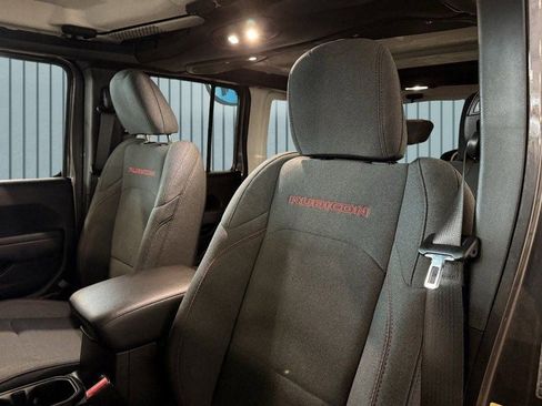 Used 2025 Jeep Wrangler Unlimited Rubicon image 21