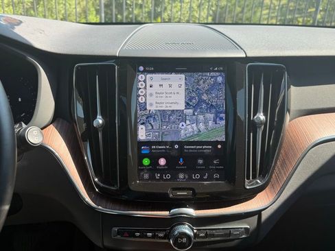 Used 2023 Volvo XC60 B5 Plus w/ Climate Package AWD/4WD image 24