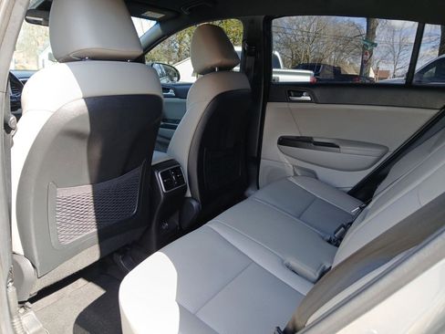 Used 2020 Kia Sportage S image 12